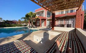 Villa Avec Piscine Entre Plage Et Sine Saloum